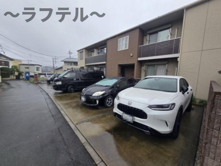 所沢市大字久米のアパートの駐車場
