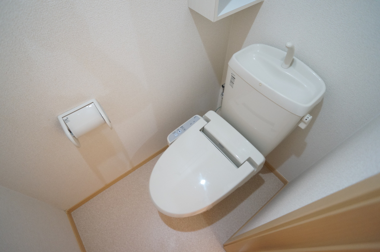 橿原市新口町のアパートのトイレ