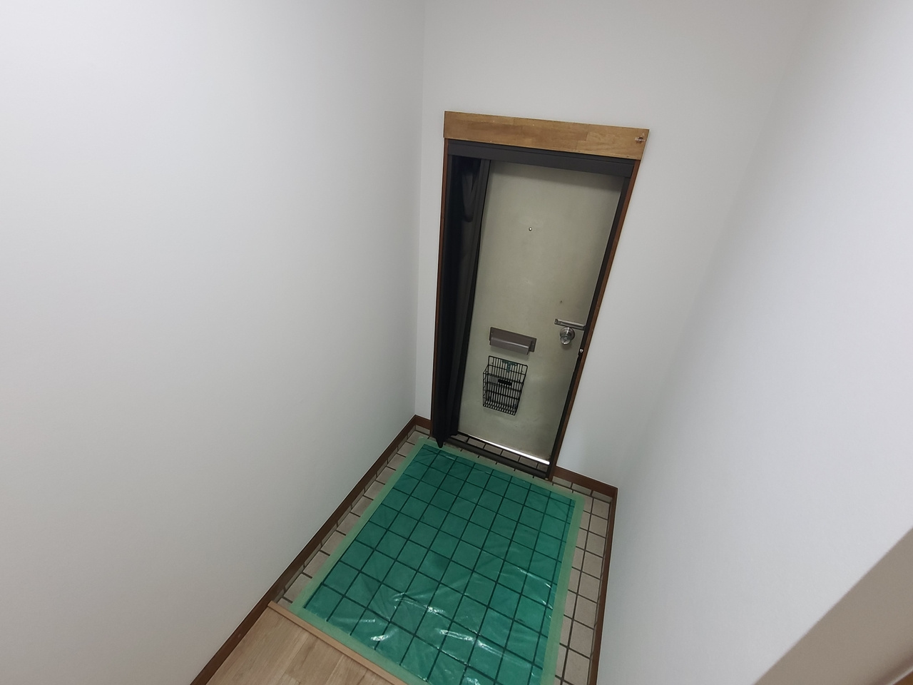 薮内ビルの玄関