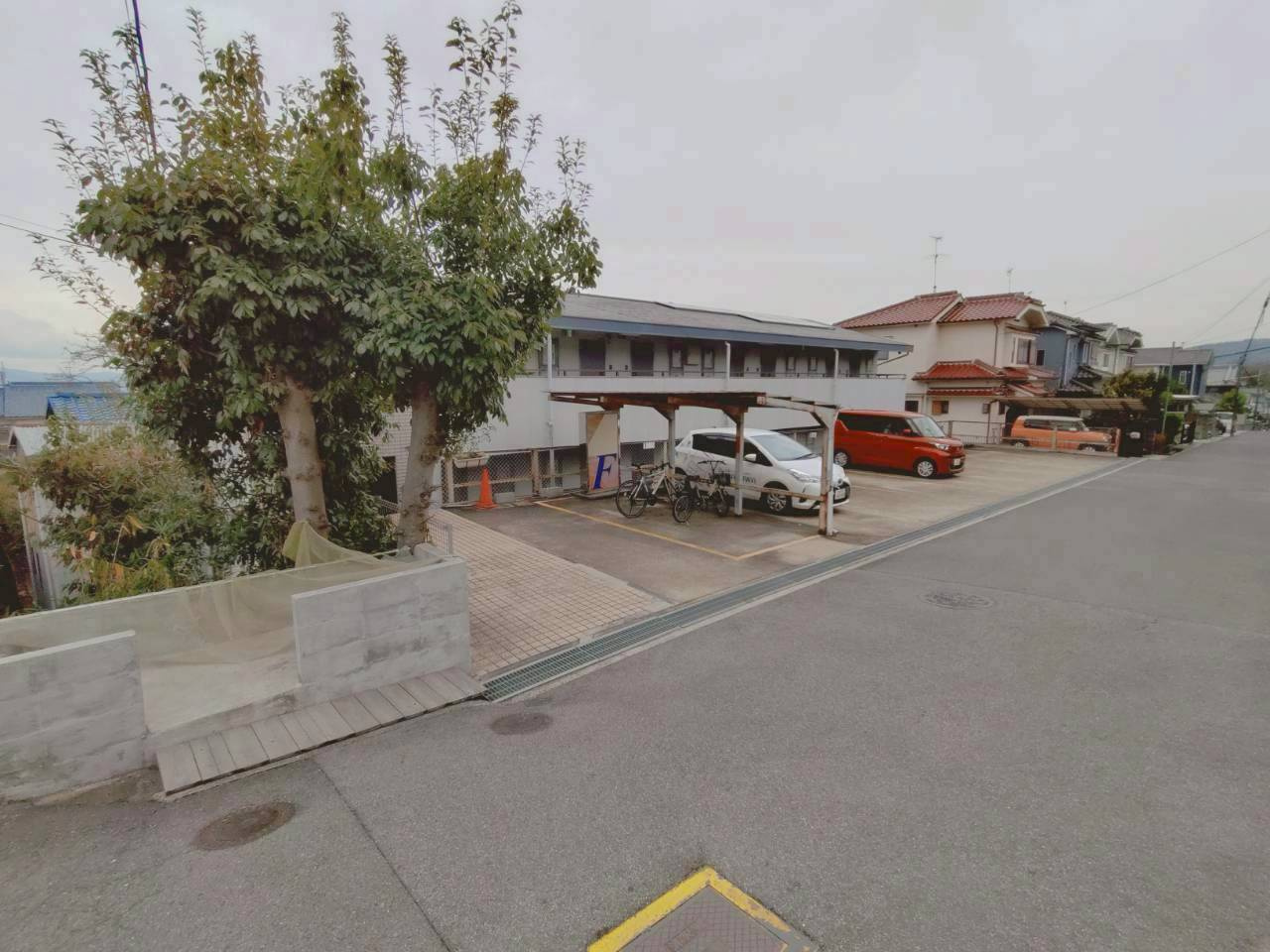 信貴マンションの駐車場