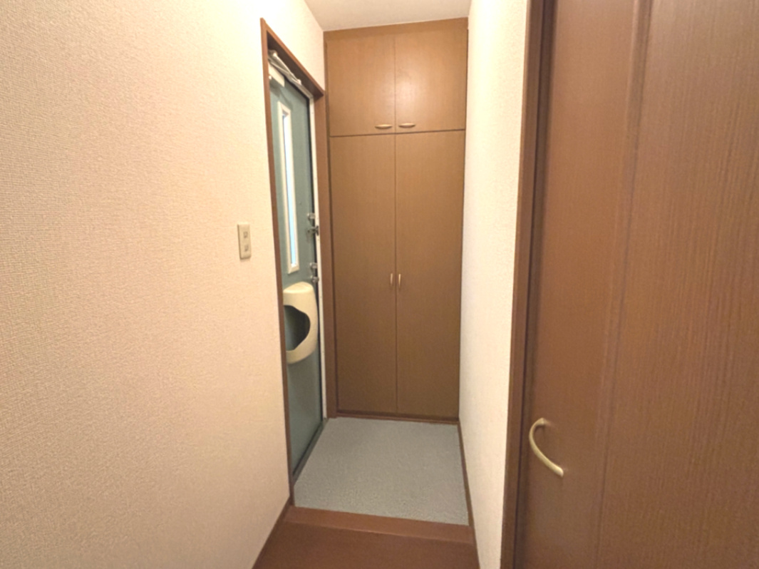 グリーンフィールドＢ棟の玄関