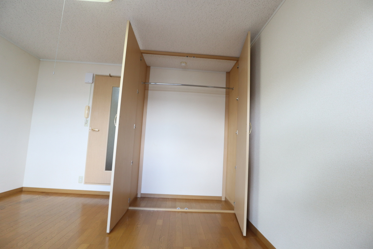 レオパレス冨田の収納