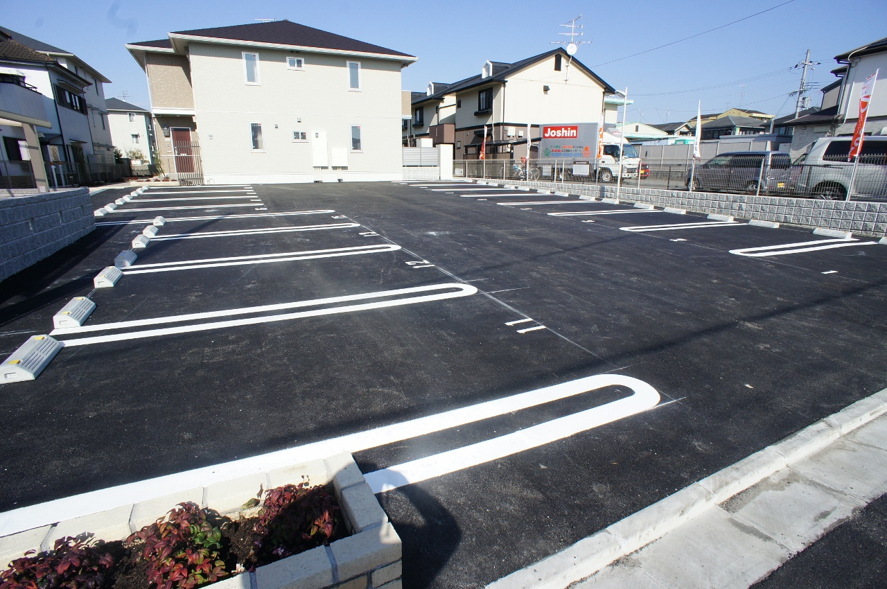 グラン　メゾンの駐車場