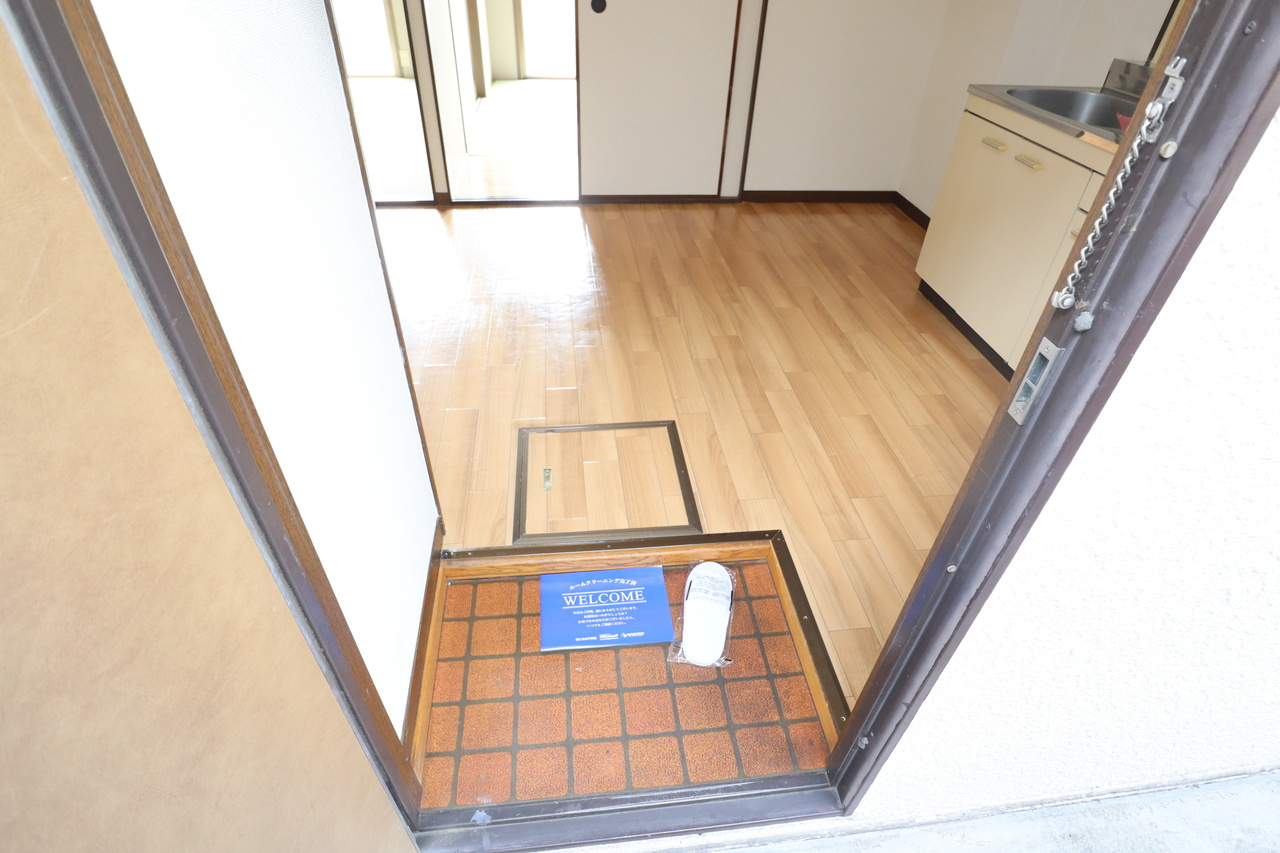 コスモハイツふじの玄関