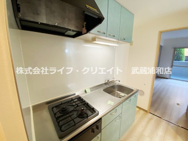 プレスティージュのキッチン|別号室の参考写真です。
