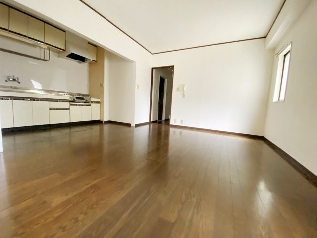 プリンシパル浦和の居間・リビング|別号室の参考写真です。