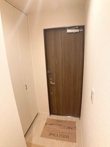 サンモールⅡの玄関|別号室参考写真です。