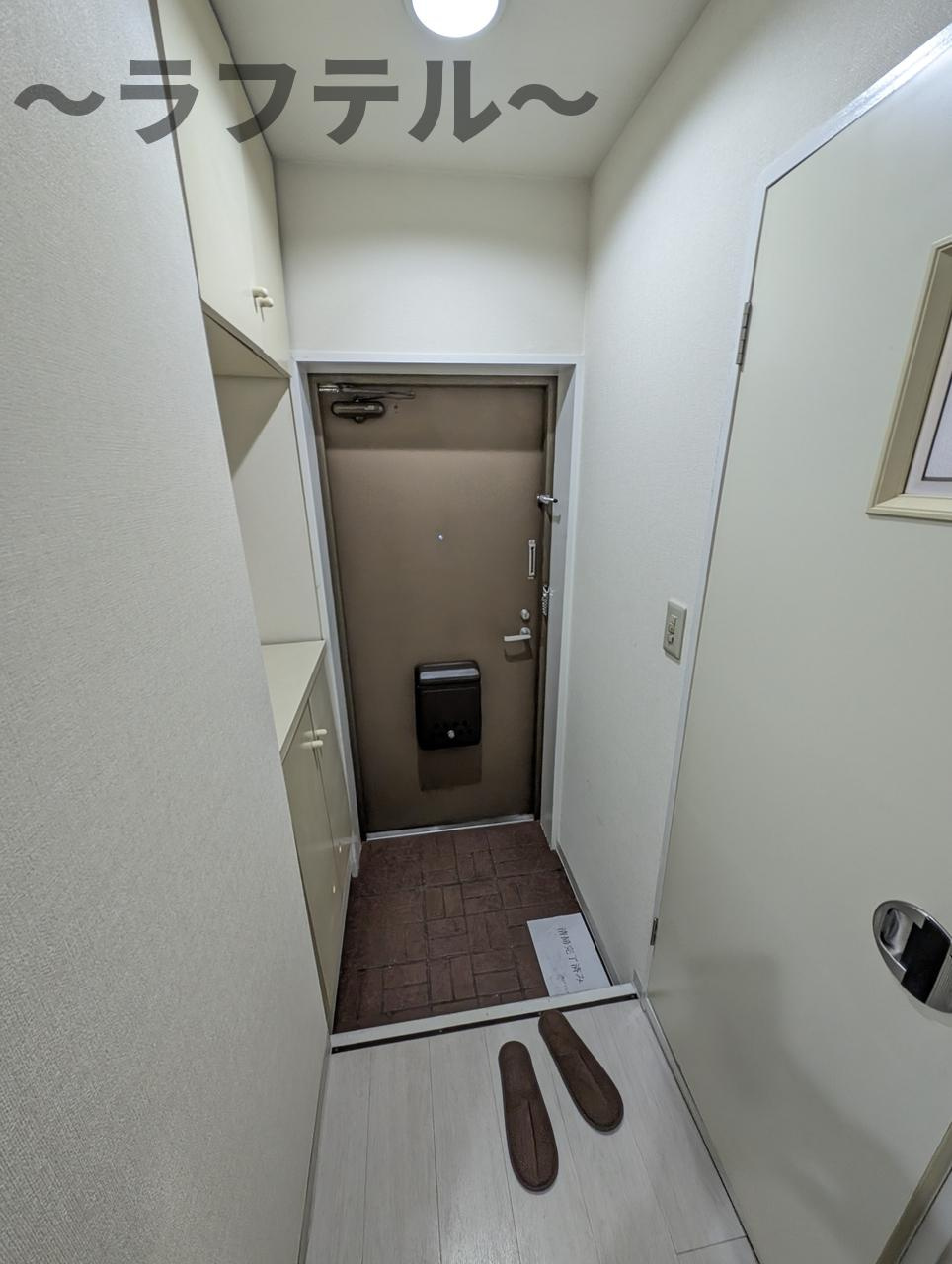 所沢市小手指町４丁目の賃貸マンションの玄関