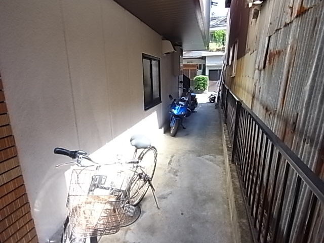 コーポ綿町の駐車場