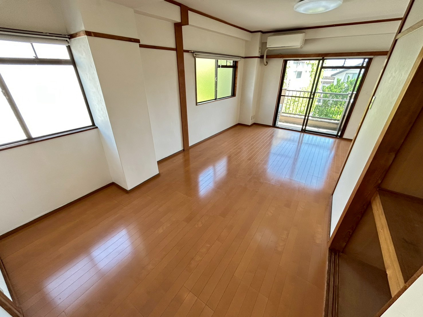 マンション芝の洋室