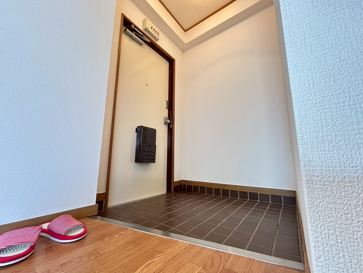 マンション芝の玄関