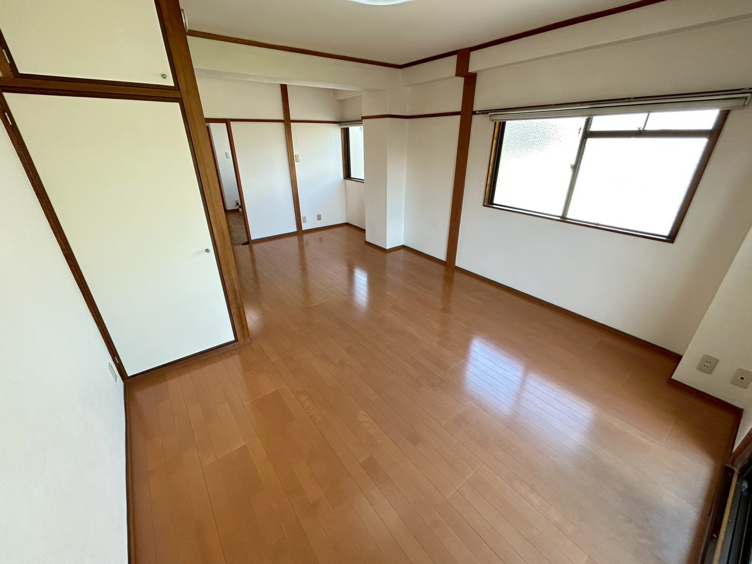マンション芝の洋室