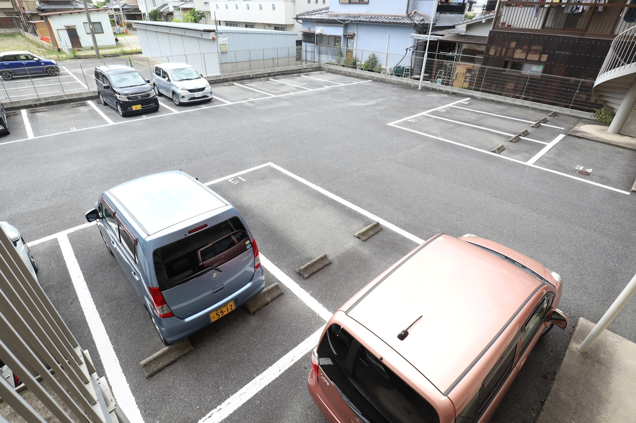 シルフアスカの駐車場