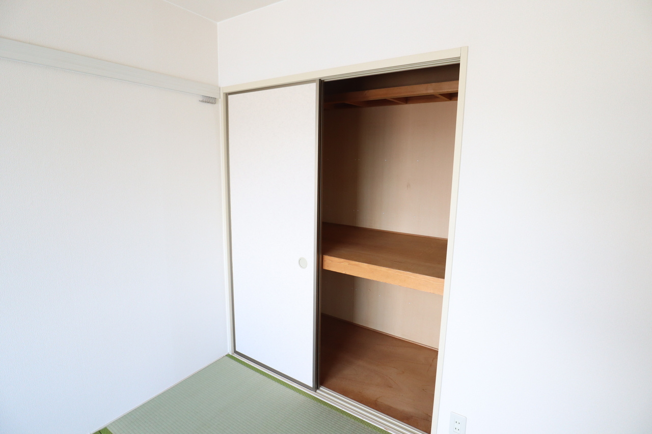 コスモハイツ弐番館の収納