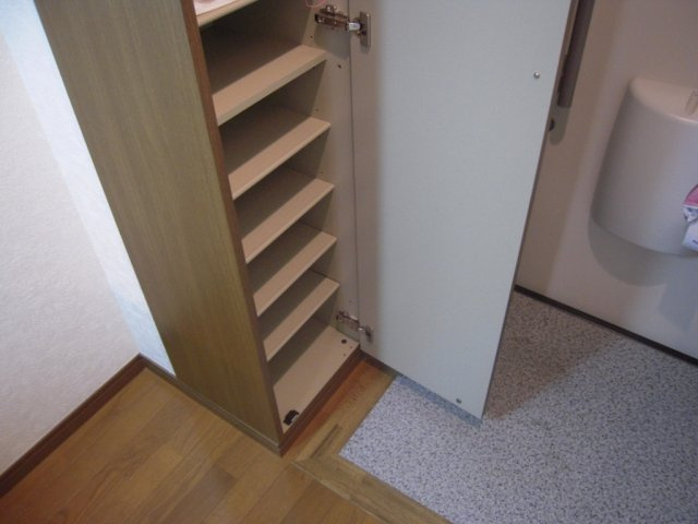 アンプルール　クラージュ西青木の玄関|※別号室の参考写真です。