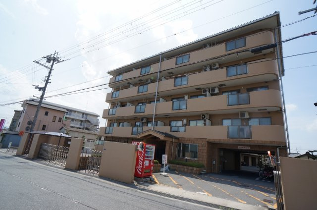 メゾン開宝１番館の外観