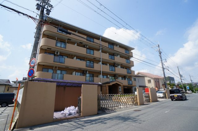 メゾン開宝１番館の外観