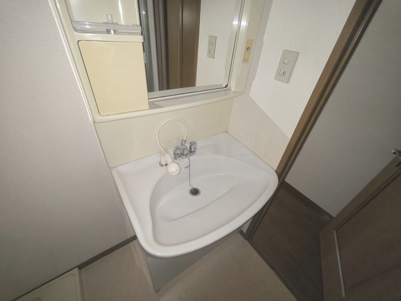 三鷹市新川３丁目の賃貸マンションの洗面所