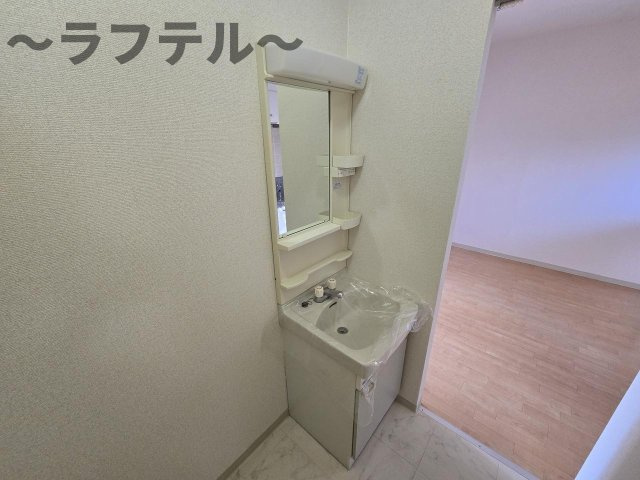 ドエルミハラの独立洗面台|別部屋イメージ写真