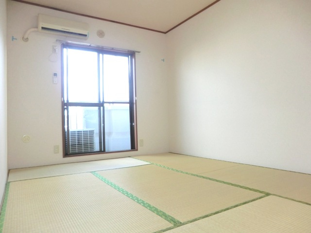 リバーサイドパークの和室|★和室６帖の画像・寝室としても使えます★