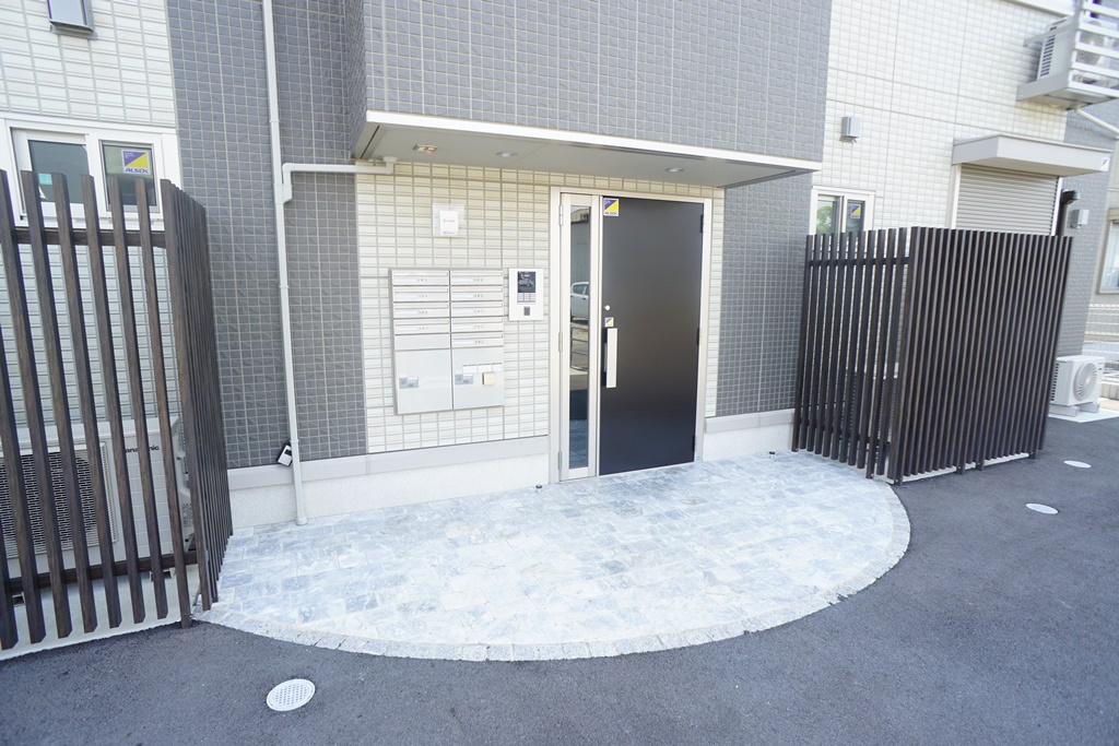 サニーソレイユのエントランス
