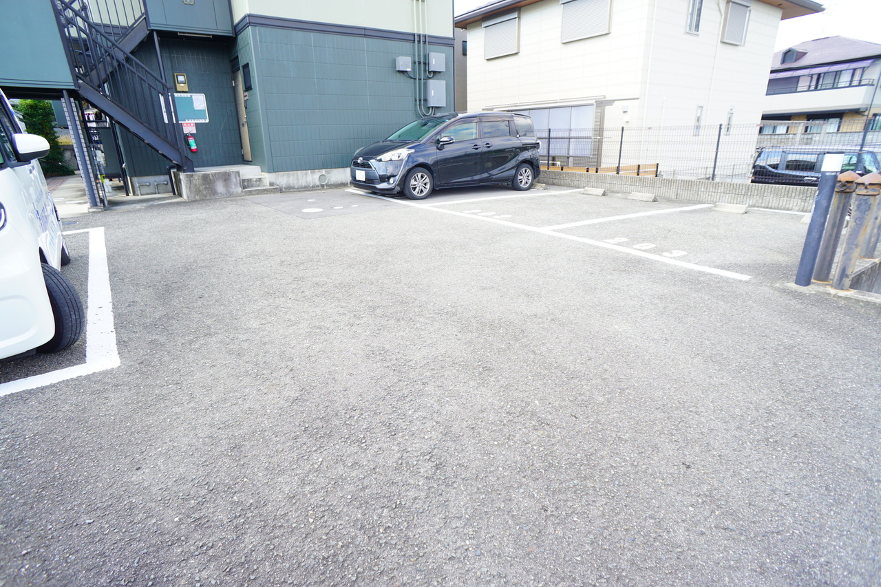 ジミニークリケットの駐車場