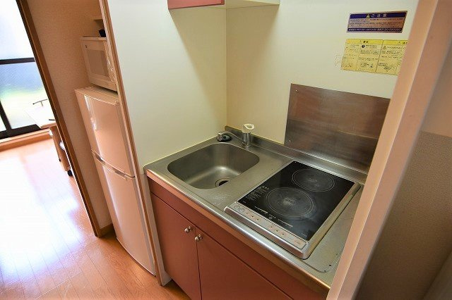 レオパレスプランタのキッチン|現状優先となります。