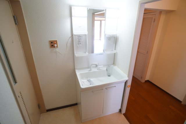 奈良三条町住宅2号棟の洗面所