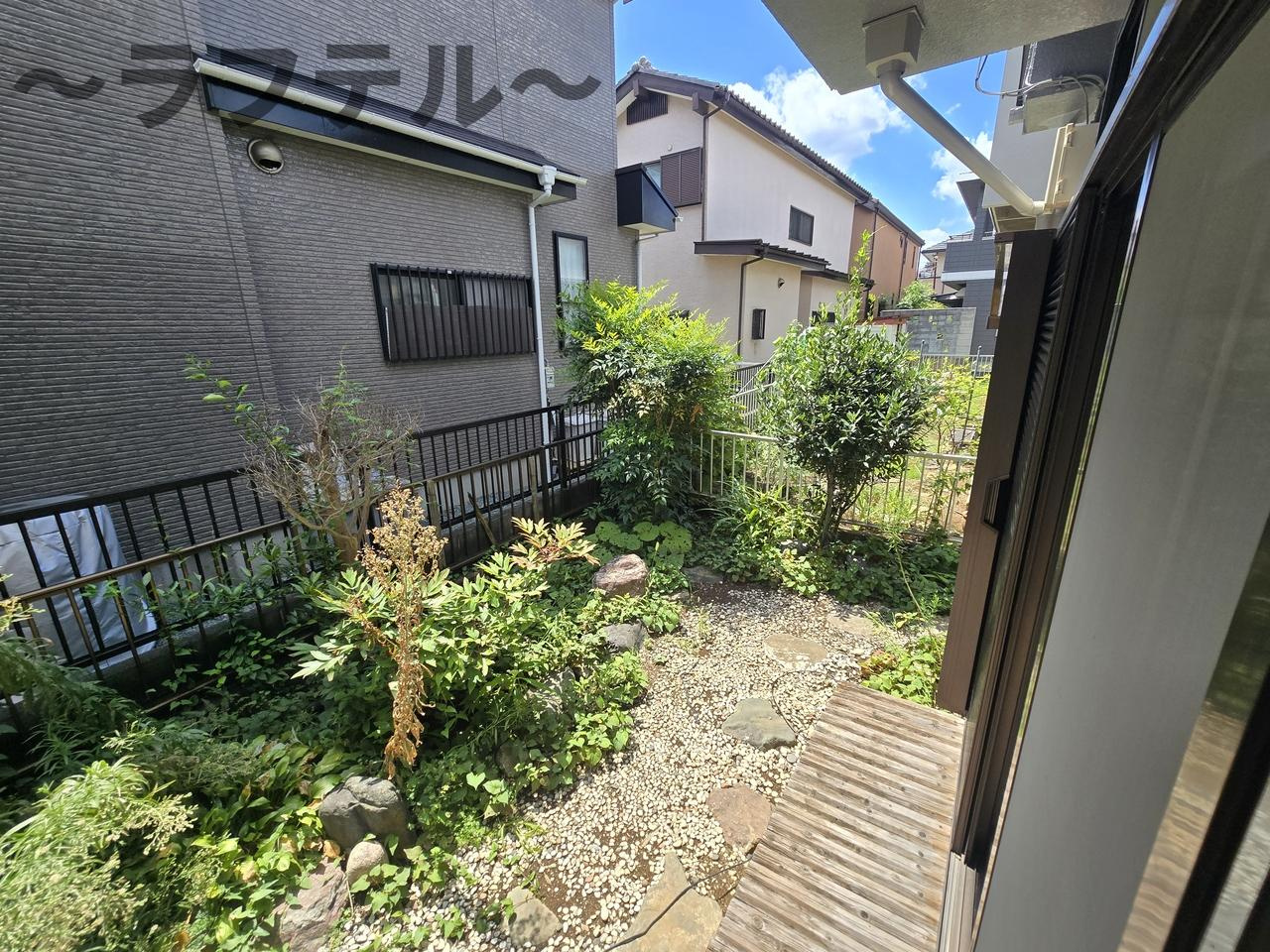 菊⼊邸の庭
