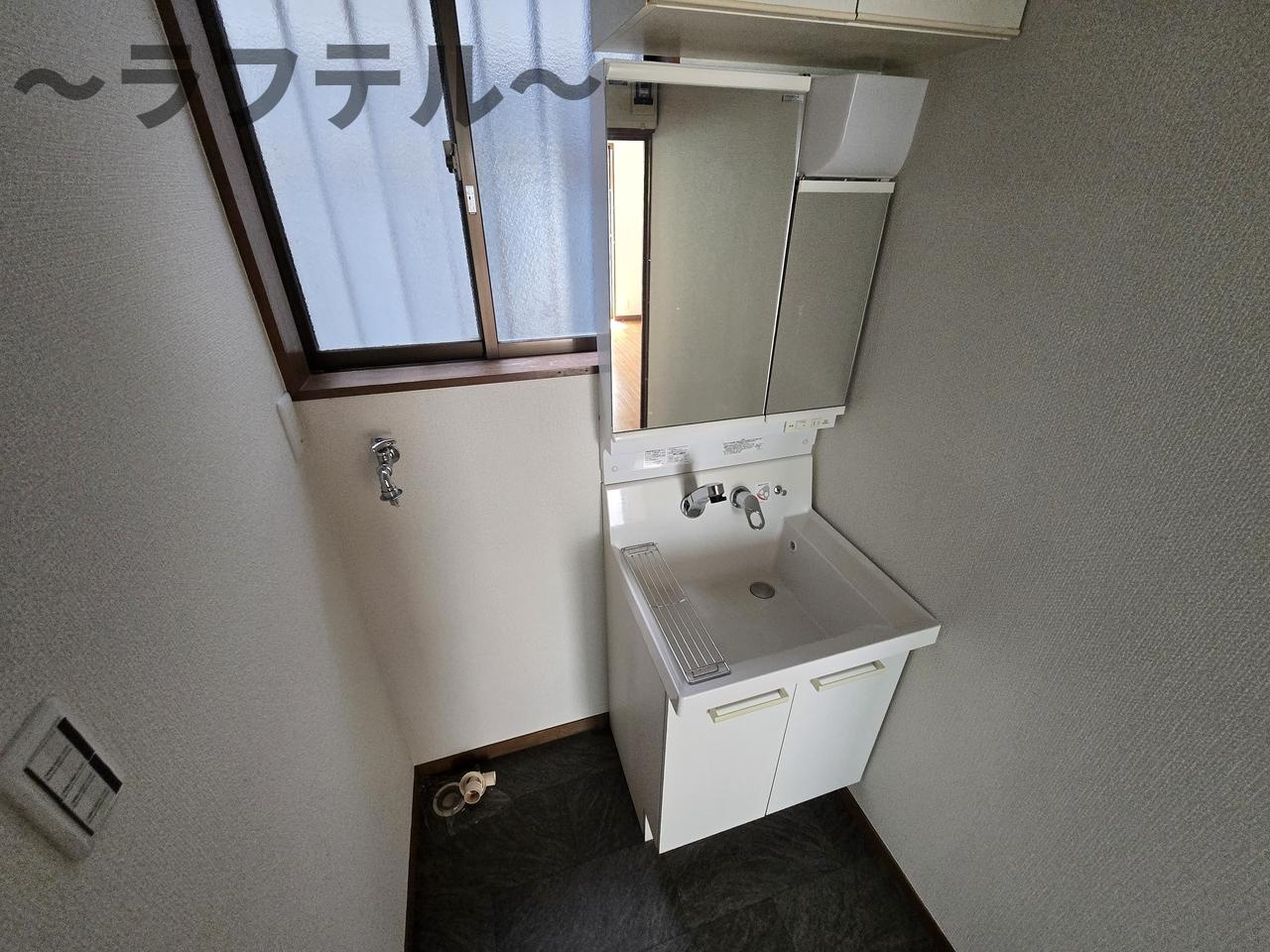 菊⼊邸の洗面所