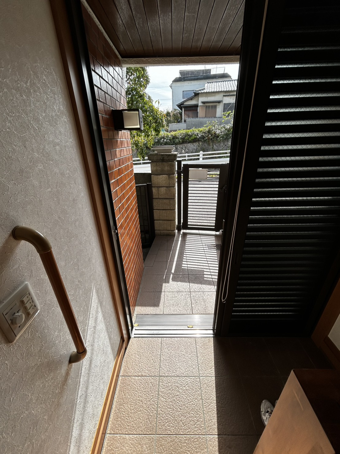 篠原本町戸建の玄関