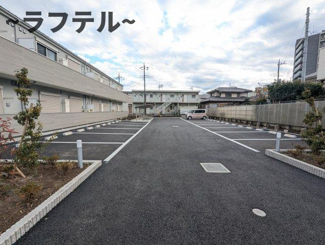 La　Libellule　二本榎の駐車場
