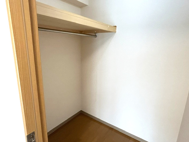 加来ビルの洋室