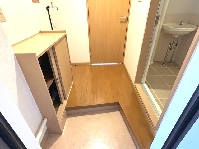 加来ビルの玄関