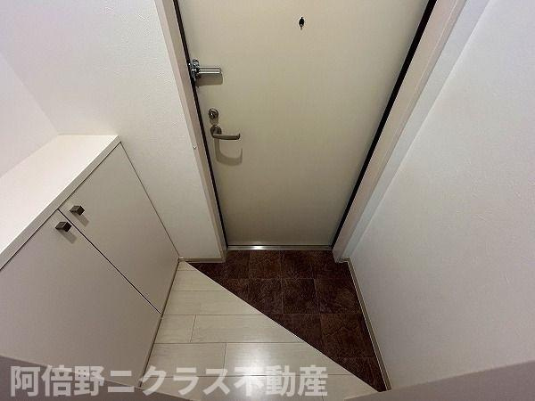 F asecia Schedarの玄関