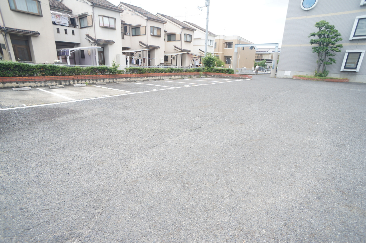 グランデージの駐車場
