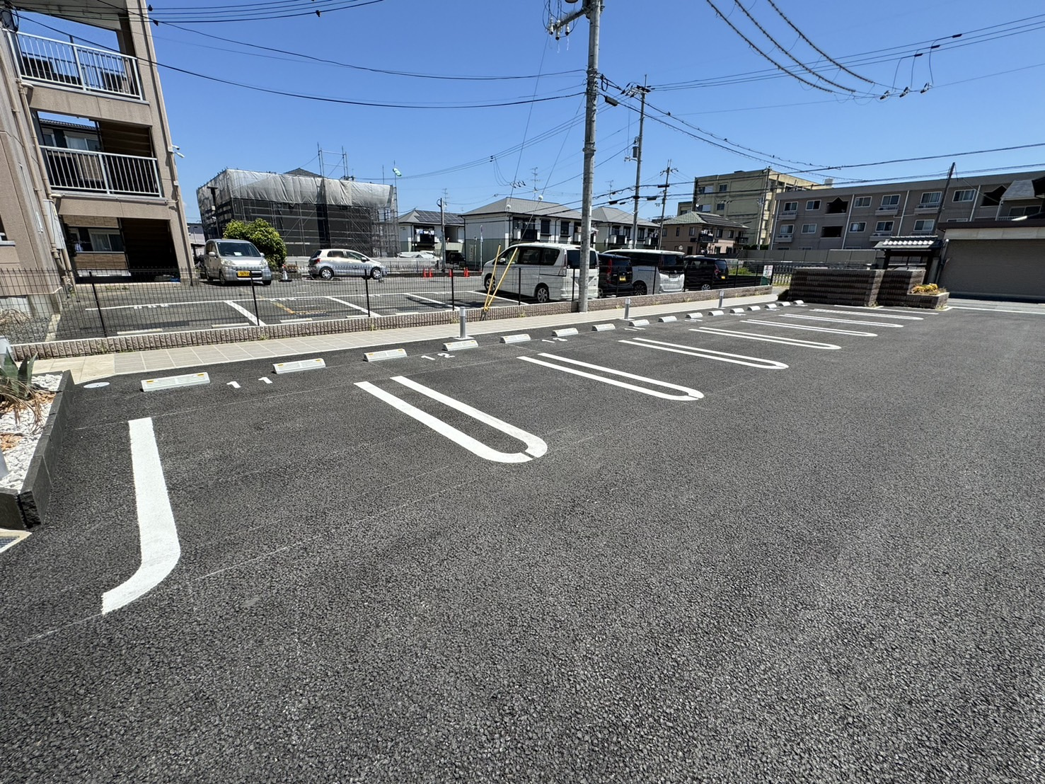 プラトウハウスの駐車場