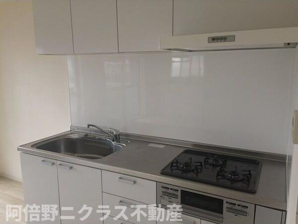 フラットフォーアイザワのキッチン|内装は別部屋の参考写真です。