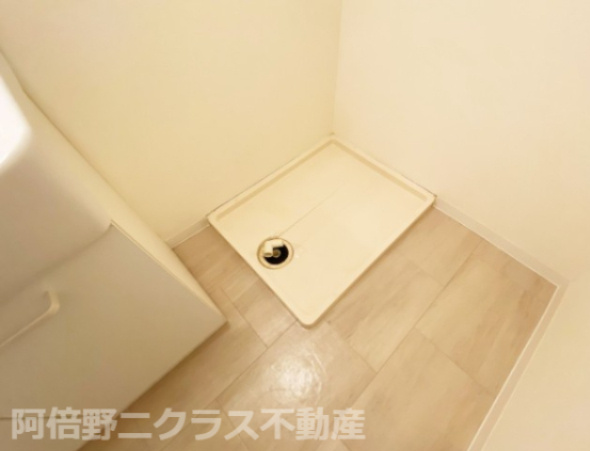 フラットフォーアイザワの設備|内装は別部屋の参考写真です。
