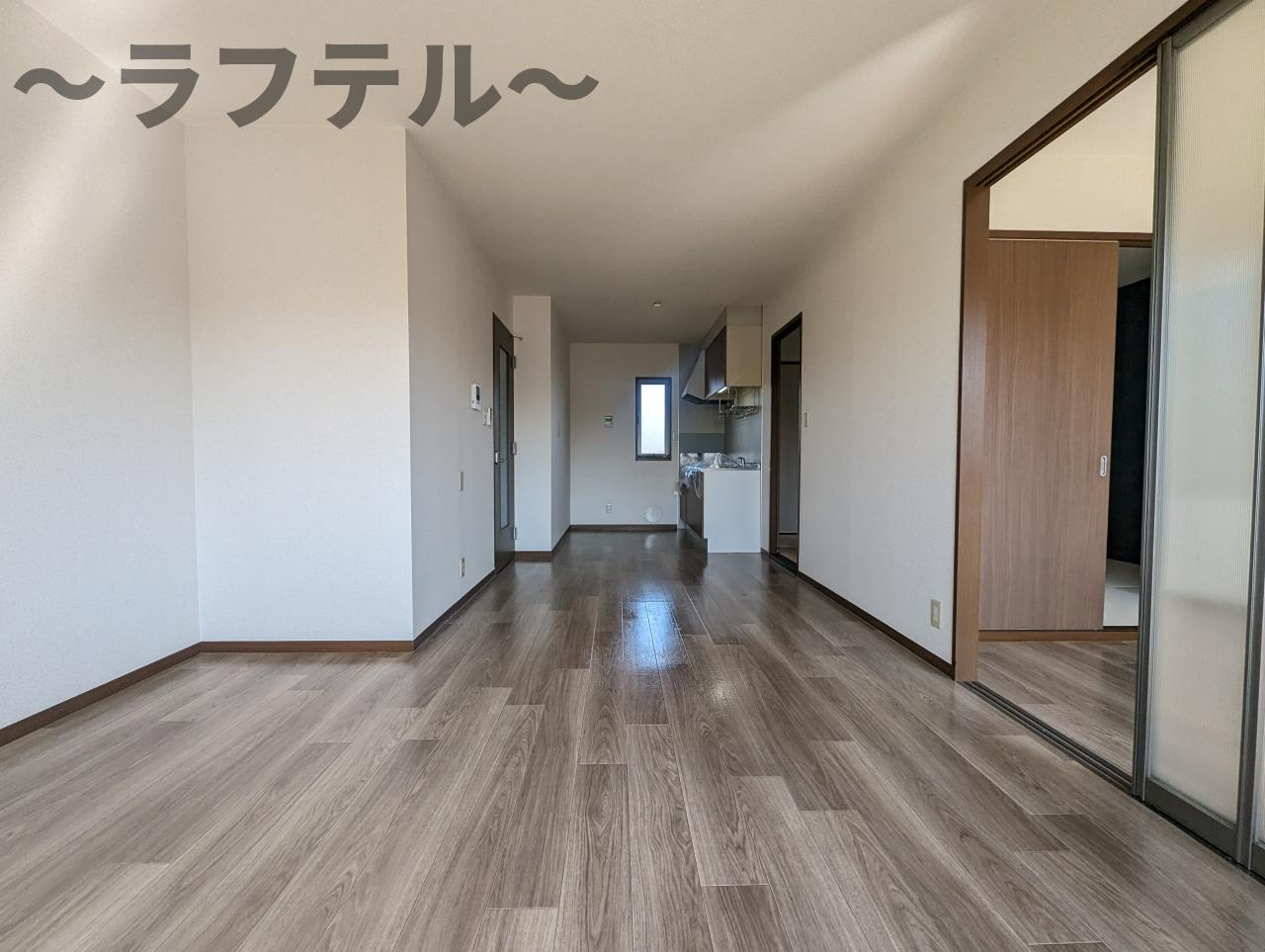 ウェストジュネスの居間・リビング|別部屋イメージ写真