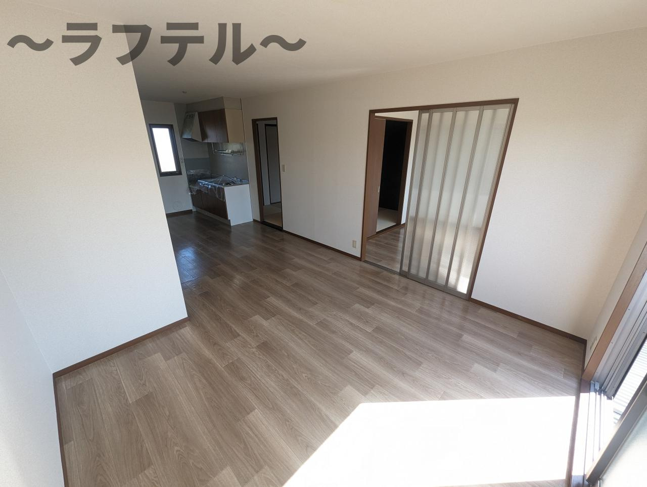ウェストジュネスの居間・リビング|別部屋イメージ写真