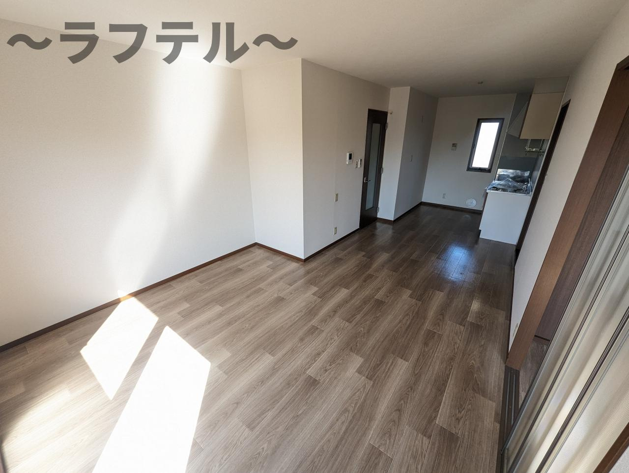 ウェストジュネスの居間・リビング|別部屋イメージ写真