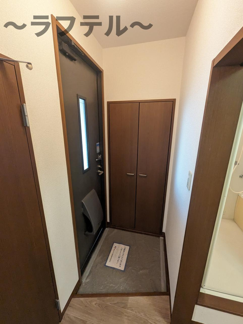ウェストジュネスの玄関|別部屋イメージ写真