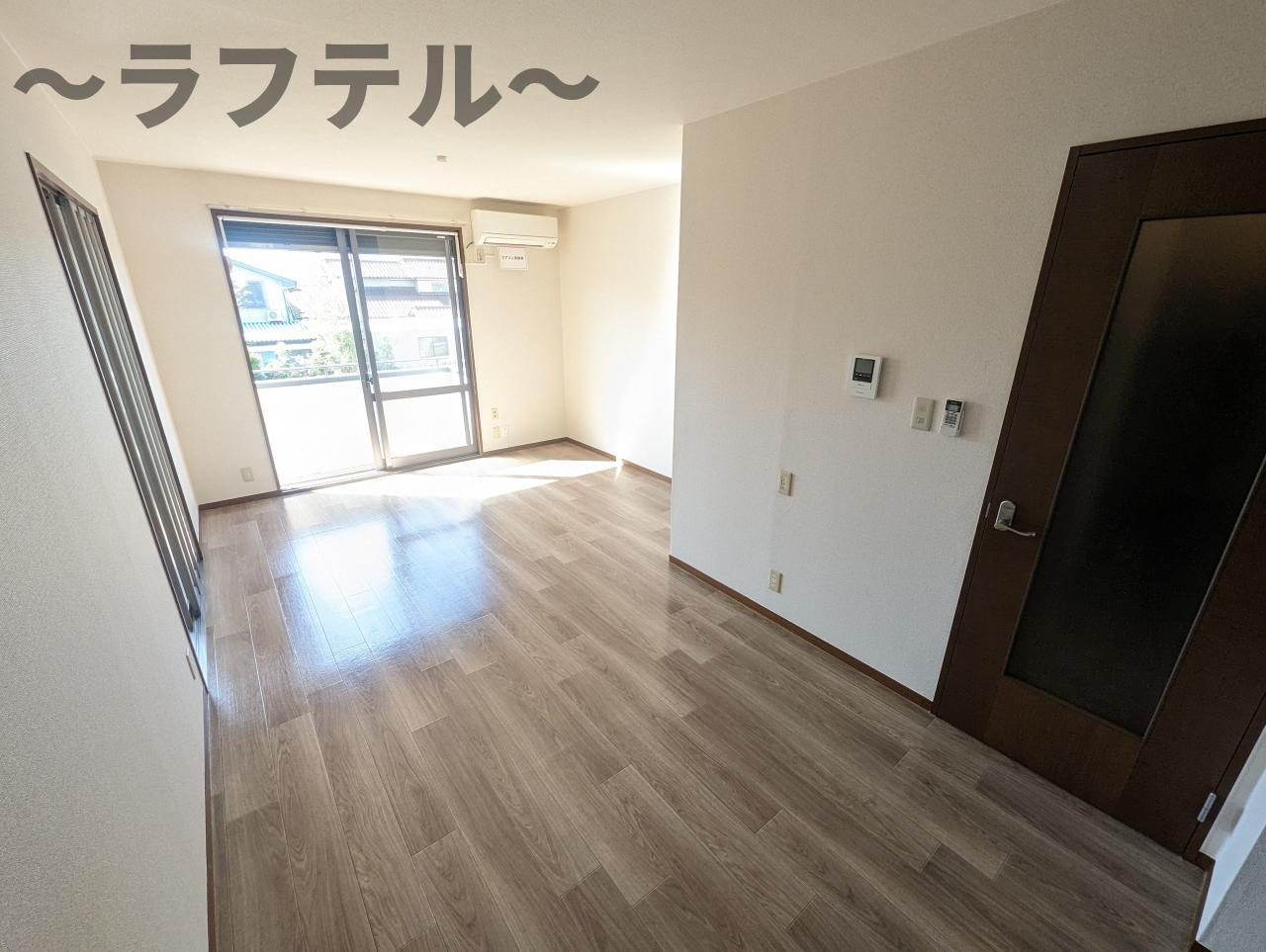ウェストジュネスの居間・リビング|別部屋イメージ写真