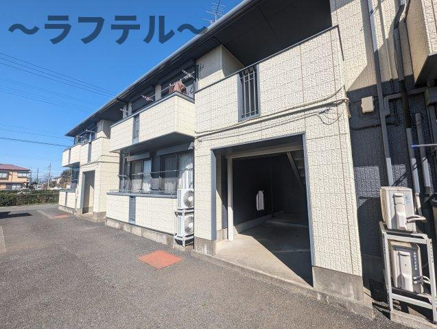 ウェストジュネスのエントランス