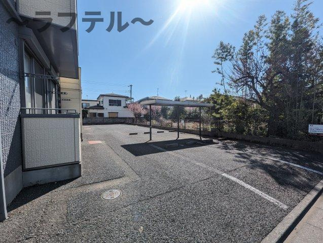 ウェストジュネスの駐車場|別部屋イメージ写真