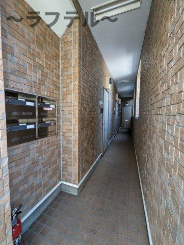 所沢市西所沢１丁目のアパートのロビー