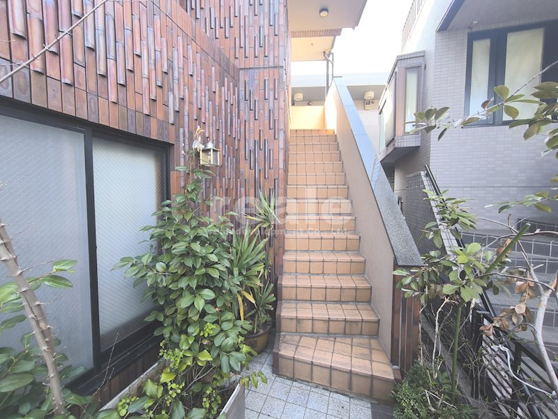 三鷹市牟礼２丁目の賃貸マンションのロビー
