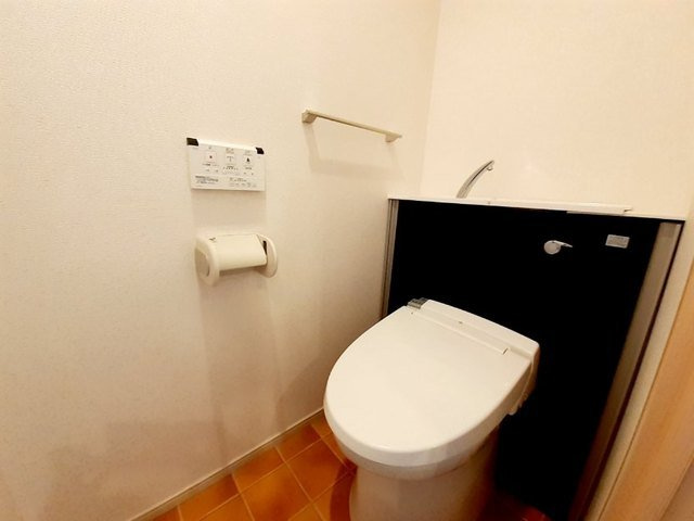 エストラット狭山のトイレ|コンパクトで使いやすいトイレです