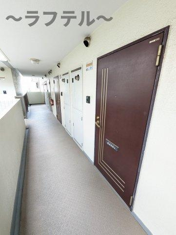 所沢市宮本町１丁目の賃貸マンションの玄関